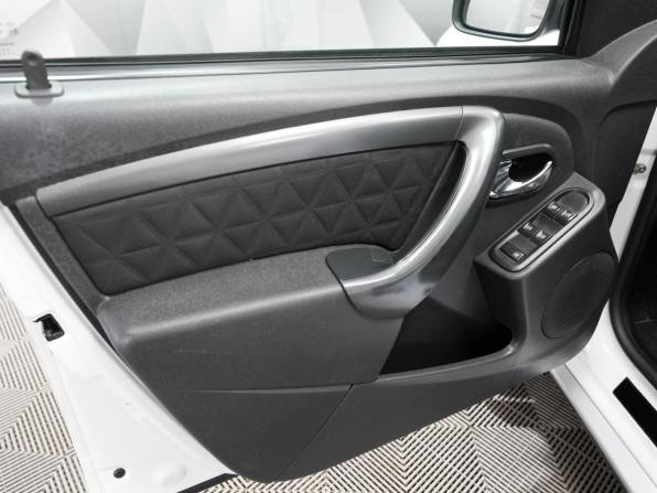 Renault Duster I Рестайлинг с пробегом 2018 года, цена 1 417 000 рублей, 152000 км, внедорожник, Автокод Объявления