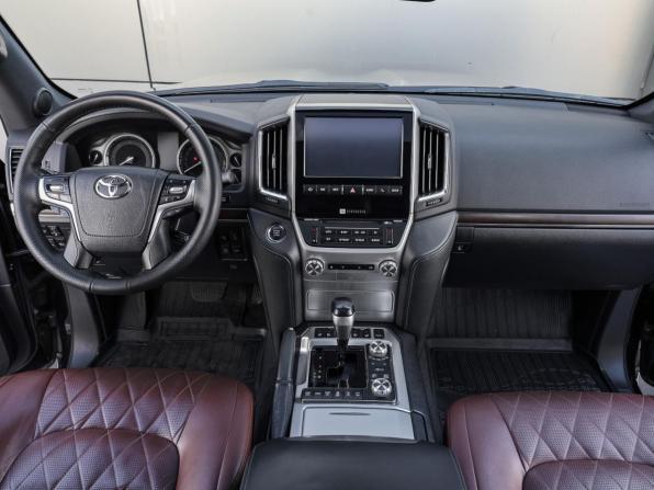 Toyota Land Cruiser 200 Series Рестайлинг 2 с пробегом 2018 года, цена 6 899 000 рублей, 147829 км, внедорожник, Автокод Объявления