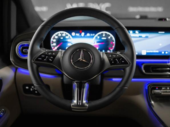 Новый Mercedes-Benz V-Класс III (W447) Рестайлинг 2 2026 года, цена 15 653 000 рублей, минивэн, Автокод Объявления
