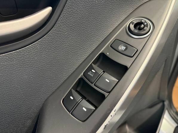 Hyundai i30 II Рестайлинг с пробегом 2016 года, цена 1 075 000 рублей, 238373 км, хэтчбек, Автокод Объявления