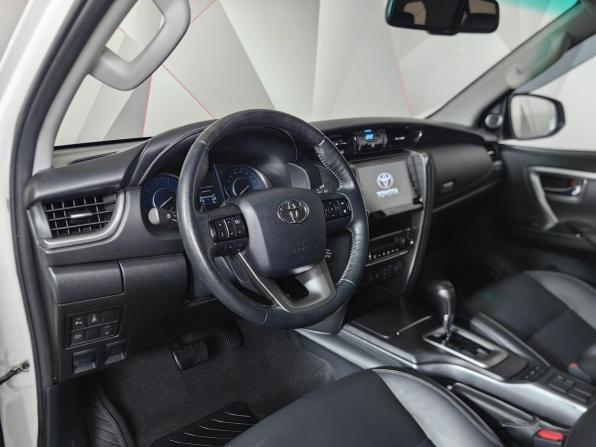 Toyota Fortuner II Рестайлинг с пробегом 2021 года, цена 4 930 000 рублей, 68015 км, внедорожник, Автокод Объявления
