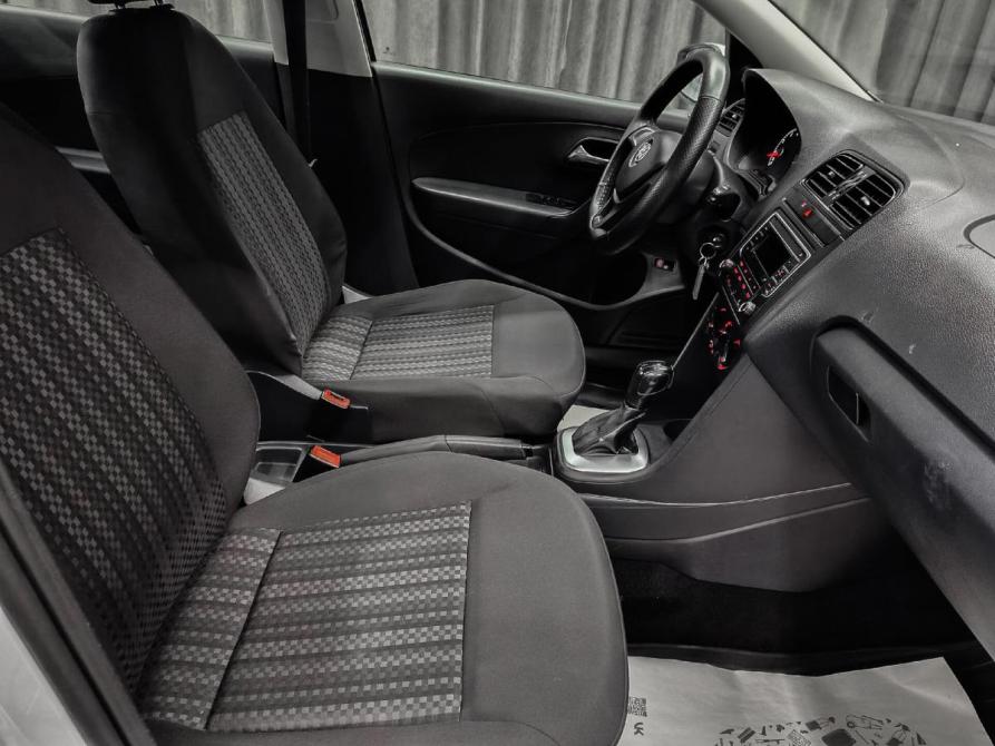 Volkswagen Polo V Рестайлинг Красноярск  - изображение 12