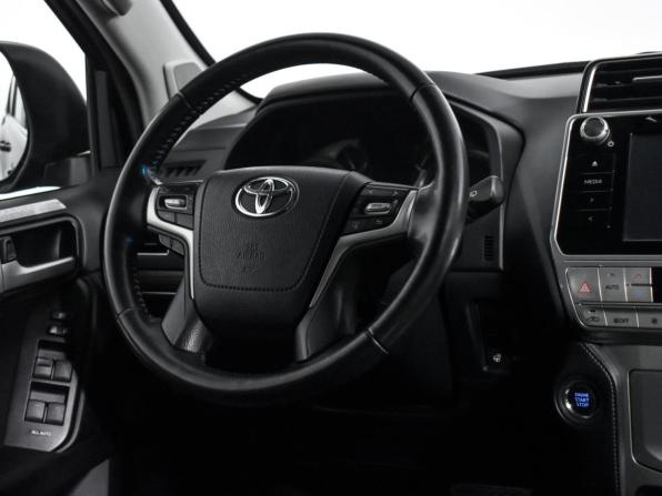 Toyota Land Cruiser Prado 150 Series Рестайлинг 2 с пробегом 2019 года, цена 5 450 000 рублей, 64370 км, внедорожник, Автокод Объявления