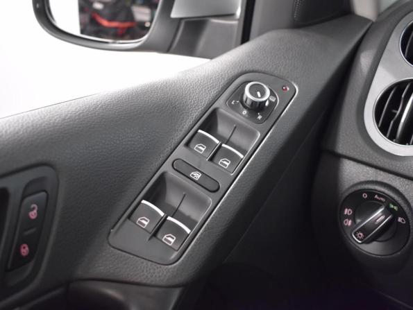 Volkswagen Tiguan I Рестайлинг с пробегом 2012 года, цена 1 539 300 рублей, 108243 км, внедорожник, Автокод Объявления
