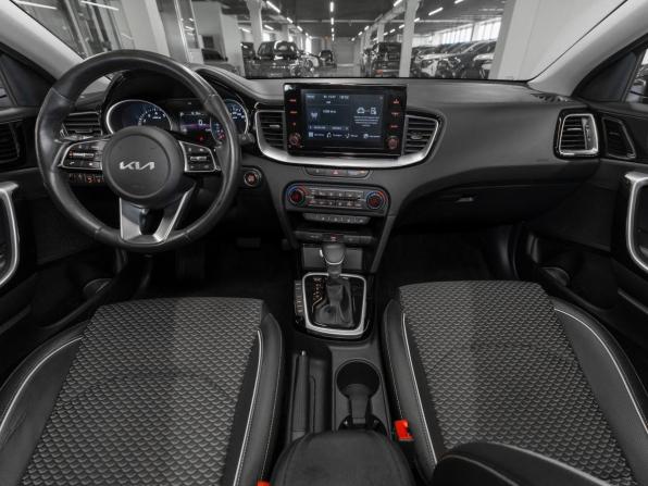 Kia Ceed III Рестайлинг с пробегом 2021 года, цена 2 290 000 рублей, 63000 км, универсал, Автокод Объявления