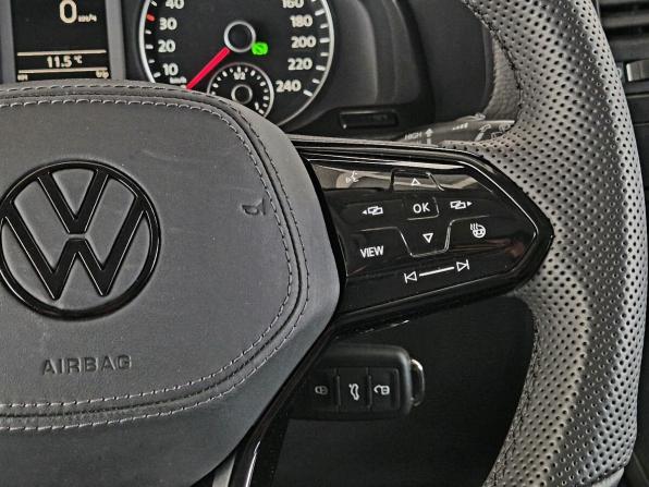 Volkswagen Multivan T5 Рестайлинг с пробегом 2012 года, цена 1 950 000 рублей, 437114 км, минивэн, Автокод Объявления