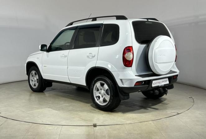 Chevrolet Niva I Рестайлинг с пробегом 2017 года, цена 895 000 рублей, 91779 км, внедорожник, Автокод Объявления