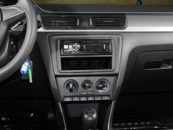 Skoda Rapid I с пробегом 2015 года, цена 979 000 рублей, 118339 км, лифтбек, Автокод Объявления