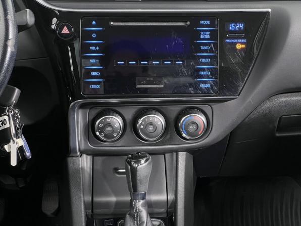 Toyota Corolla XI (E160 E170 E180) Рестайлинг 1 с пробегом 2017 года, цена 1 720 000 рублей, 94702 км, седан, Автокод Объявления