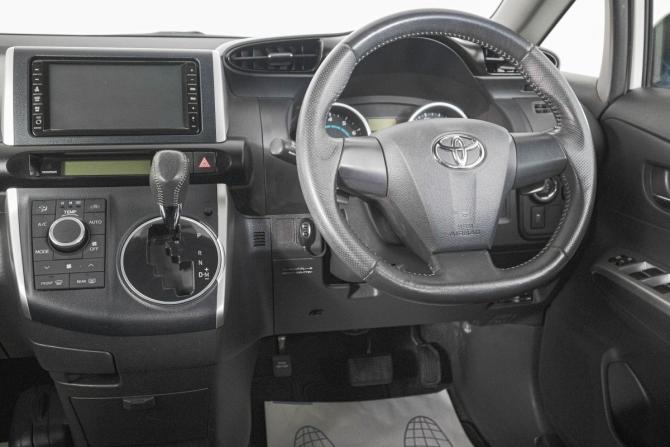 Toyota Wish II с пробегом 2009 года, цена 1 389 000 рублей, 88350 км, минивэн, Автокод Объявления