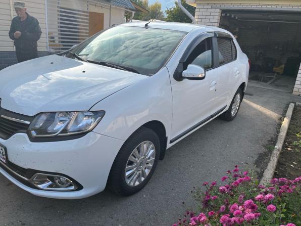 Renault Logan II с пробегом 2015 года, цена 819 000 рублей, 55221 км, седан, Автокод Объявления