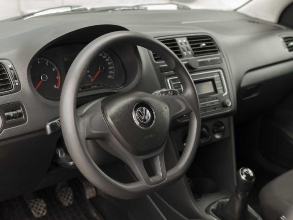 Volkswagen Polo V Рестайлинг с пробегом 2016 года, цена 825 000 рублей, 101580 км, седан, Автокод Объявления