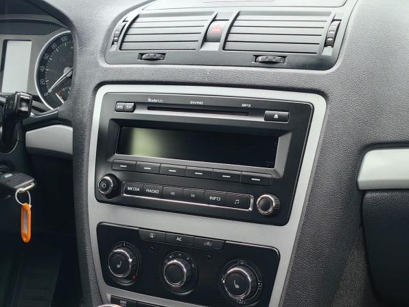 Skoda Octavia II (A5) Рестайлинг с пробегом 2012 года, цена 719 000 рублей, 185000 км, лифтбек, Автокод Объявления