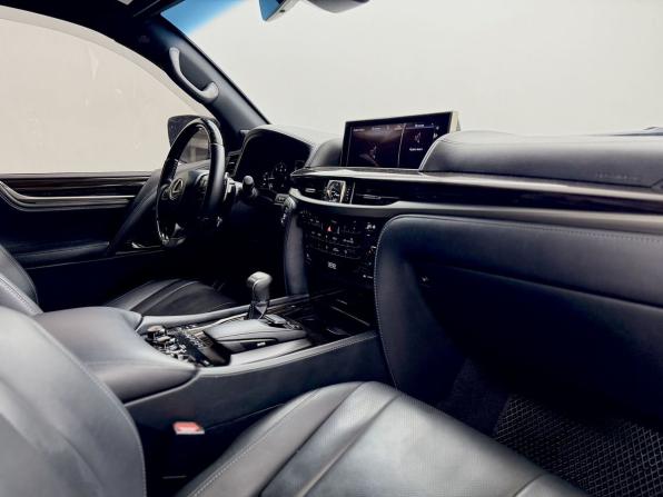 Lexus LX III Рестайлинг 2 с пробегом 2019 года, цена 10 700 000 рублей, 97203 км, внедорожник, Автокод Объявления