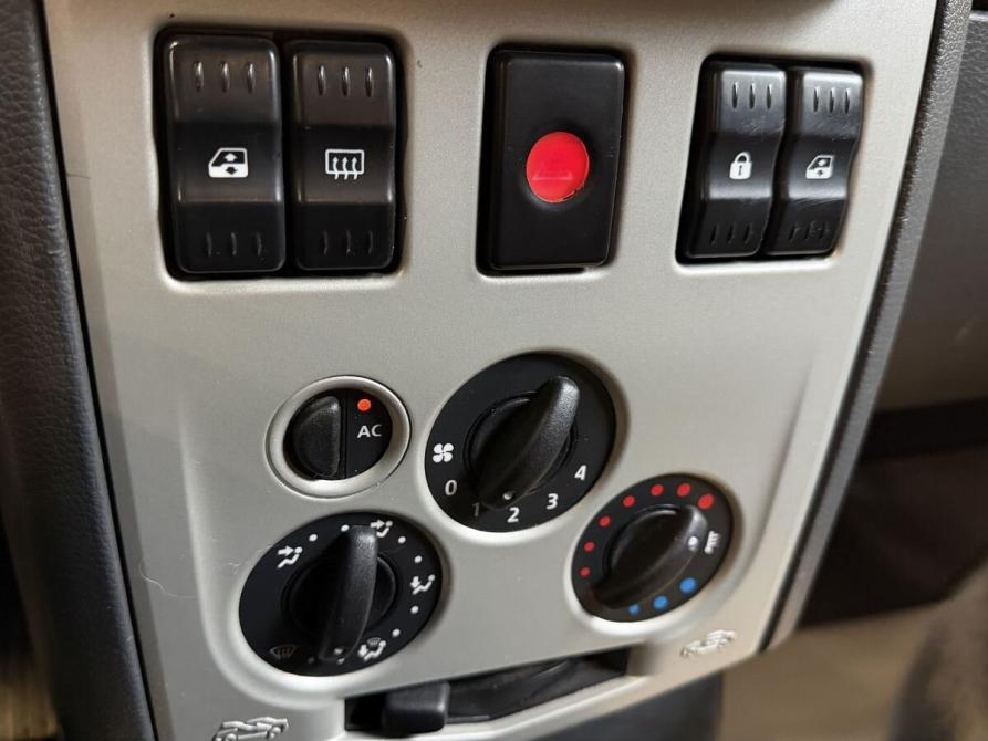 Renault Logan I Псков  - изображение 16