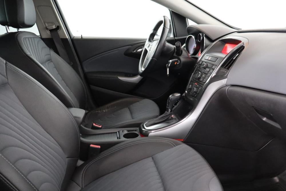 Opel Astra J Рестайлинг Санкт-Петербург  - изображение 11