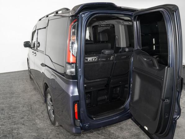Honda Stepwgn V с пробегом 2016 года, цена 1 750 500 рублей, 151105 км, минивэн, Автокод Объявления
