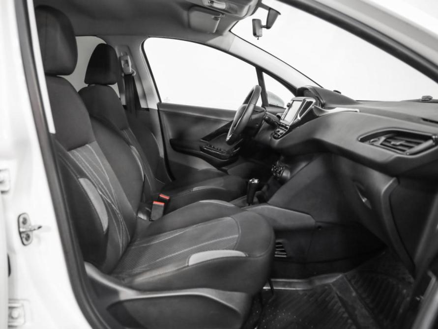 Peugeot 208 I Санкт-Петербург  - изображение 18