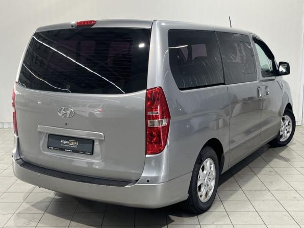 Hyundai H-1 II с пробегом 2012 года, цена 1 355 000 рублей, 297580 км, минивэн, Автокод Объявления