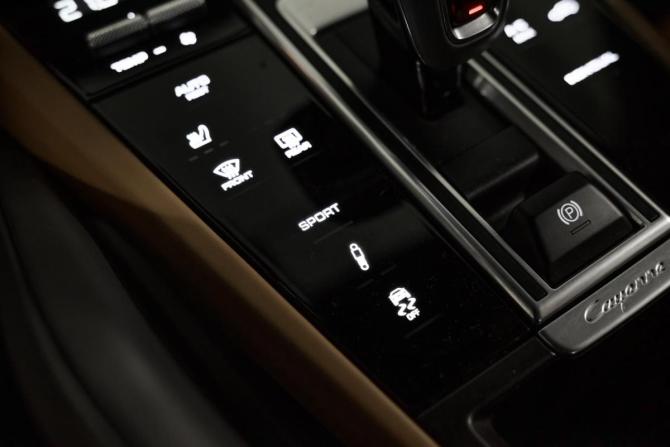 Porsche Cayenne III с пробегом 2021 года, цена 9 299 000 рублей, 56745 км, внедорожник, Автокод Объявления