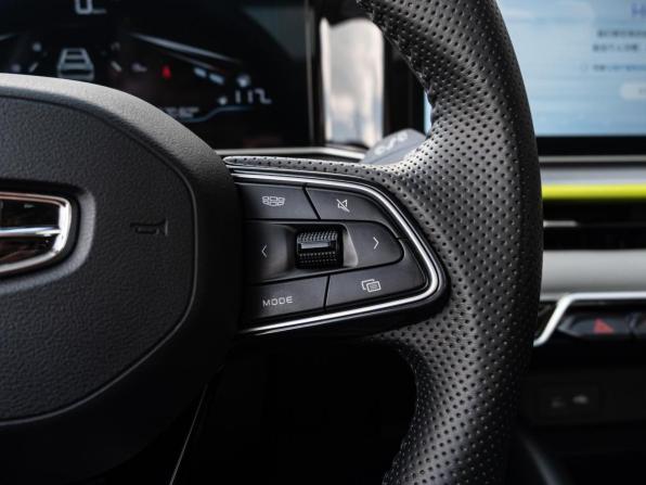 Geely Coolray I Рестайлинг с пробегом 2023 года, цена 2 100 000 рублей, 8138 км, внедорожник, Автокод Объявления