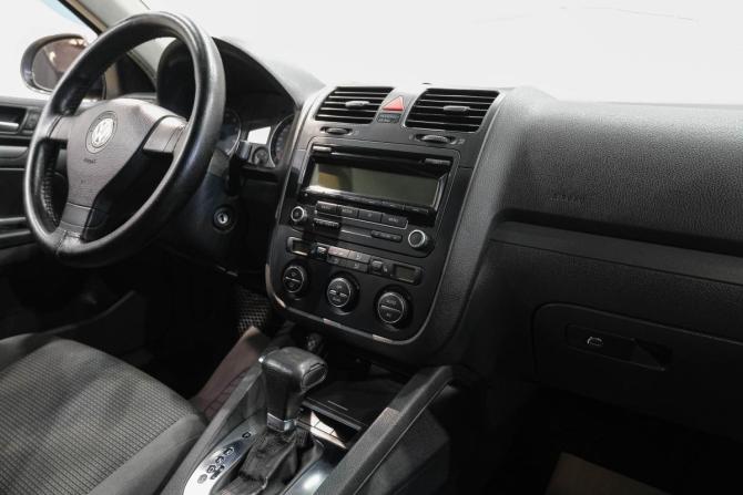 Volkswagen Jetta V с пробегом 2009 года, цена 739 000 рублей, 215000 км, седан, Автокод Объявления
