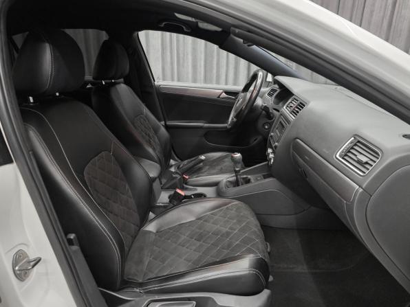 Volkswagen Jetta VI с пробегом 2014 года, цена 670 000 рублей, 227205 км, седан, Автокод Объявления