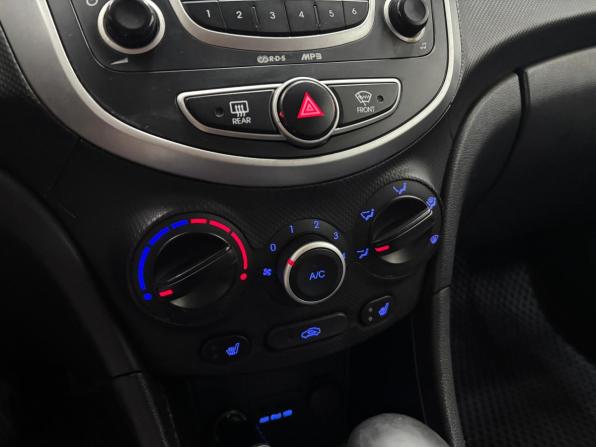 Hyundai Solaris I с пробегом 2013 года, цена 600 000 рублей, 176745 км, хэтчбек, Автокод Объявления