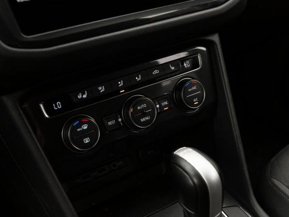 Volkswagen Tiguan II с пробегом 2017 года, цена 1 900 000 рублей, 241775 км, внедорожник, Автокод Объявления