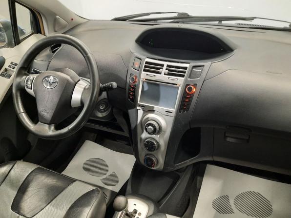 Toyota Yaris II с пробегом 2008 года, цена 269 000 рублей, 400000 км, хэтчбек, Автокод Объявления