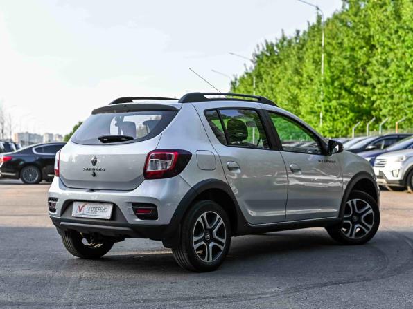 Renault Sandero II Рестайлинг с пробегом 2020 года, цена 1 299 000 рублей, 61042 км, хэтчбек, Автокод Объявления