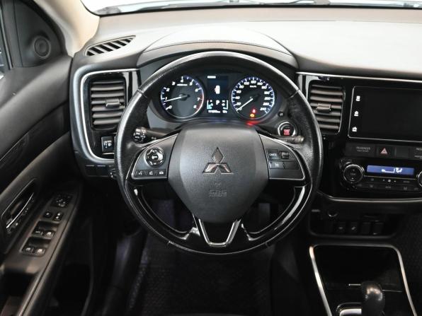 Mitsubishi Outlander III Рестайлинг 2 с пробегом 2018 года, цена 2 400 000 рублей, 111700 км, внедорожник, Автокод Объявления