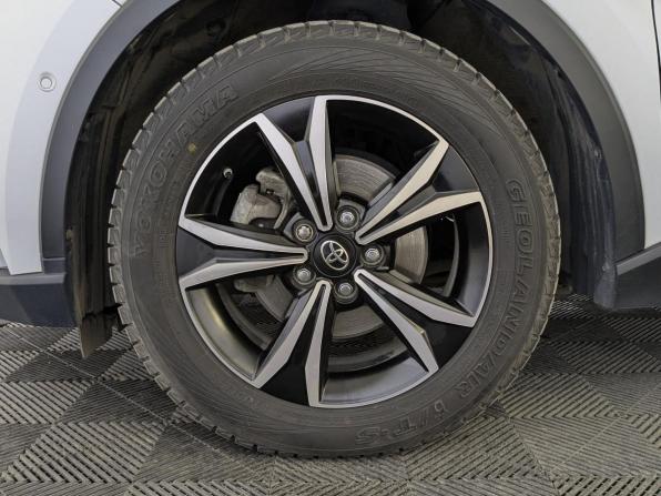 Toyota C-HR I Рестайлинг с пробегом 2021 года, цена 2 955 000 рублей, 47330 км, внедорожник, Автокод Объявления