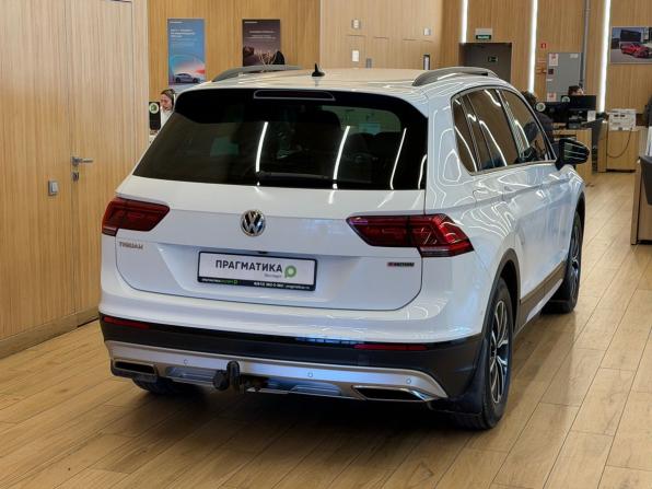 Volkswagen Tiguan II с пробегом 2019 года, цена 1 888 000 рублей, 190000 км, внедорожник, Автокод Объявления