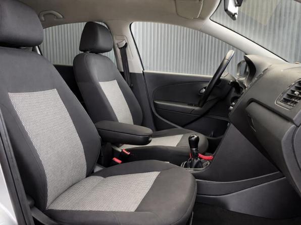 Volkswagen Polo V Рестайлинг с пробегом 2015 года, цена 977 000 рублей, 111947 км, седан, Автокод Объявления