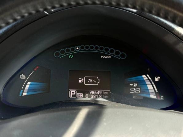 Nissan Leaf I (ZE0/AZE0) с пробегом 2017 года, цена 1 378 000 рублей, 98649 км, хэтчбек, Автокод Объявления