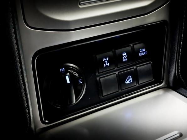 Toyota Land Cruiser Prado 150 Series Рестайлинг 2 с пробегом 2022 года, цена 7 300 000 рублей, 68165 км, внедорожник, Автокод Объявления