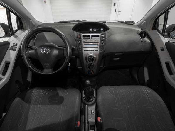 Toyota Yaris II Рестайлинг с пробегом 2009 года, цена 760 000 рублей, 159592 км, хэтчбек, Автокод Объявления