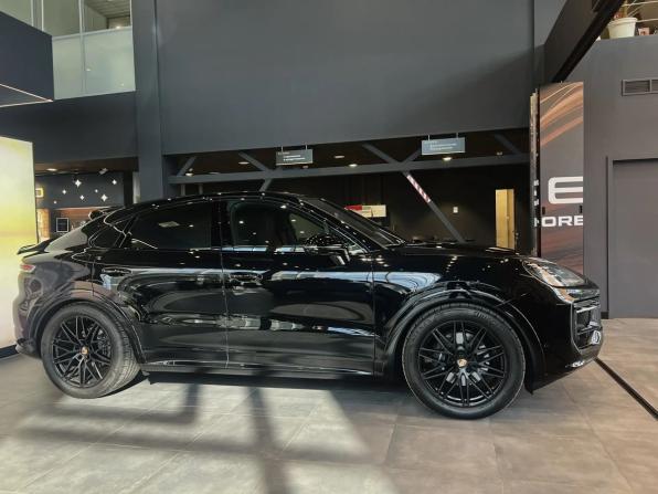 Porsche Cayenne III Рестайлинг с пробегом 2025 года, цена 16 666 000 рублей, 1500 км, внедорожник, Автокод Объявления