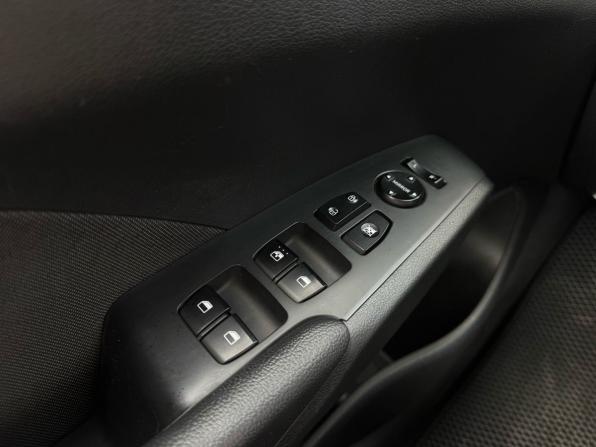 Hyundai Solaris II с пробегом 2019 года, цена 1 350 000 рублей, 98356 км, седан, Автокод Объявления