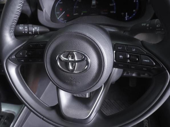 Toyota Yaris Cross с пробегом 2021 года, цена 2 420 000 рублей, 69970 км, внедорожник, Автокод Объявления