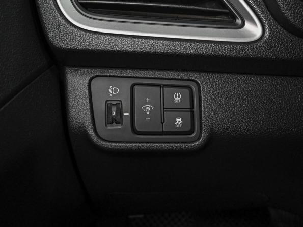 Hyundai Solaris II с пробегом 2018 года, цена 1 299 000 рублей, 127433 км, седан, Автокод Объявления