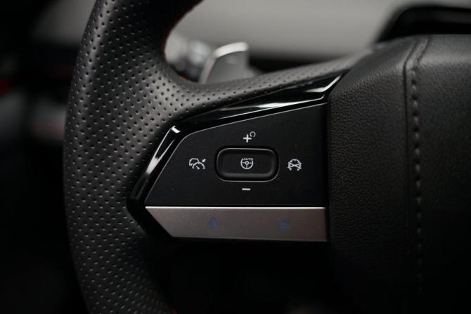Changan UNI-V I с пробегом 2024 года, цена 2 398 000 рублей, 39500 км, лифтбек, Автокод Объявления