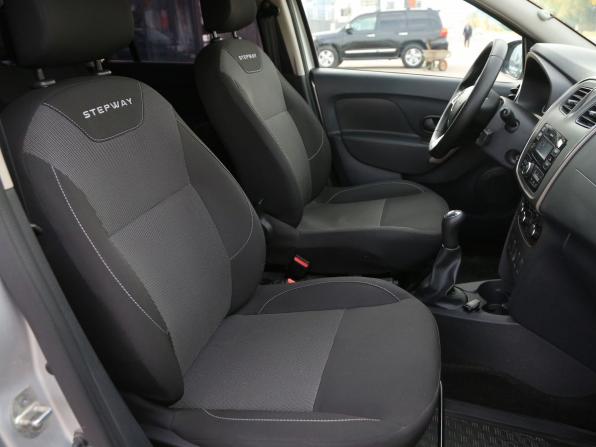 Renault Logan II Рестайлинг с пробегом 2019 года, цена 1 055 000 рублей, 67500 км, седан, Автокод Объявления
