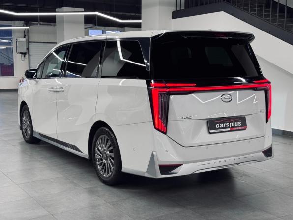 GAC M8 с пробегом 2024 года, цена 4 100 000 рублей, 57727 км, минивэн, Автокод Объявления