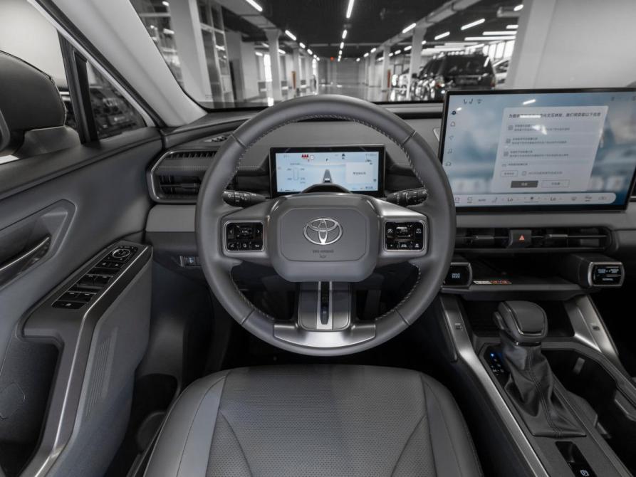 Toyota RAV4 VI (XA60) Москва  - изображение 11