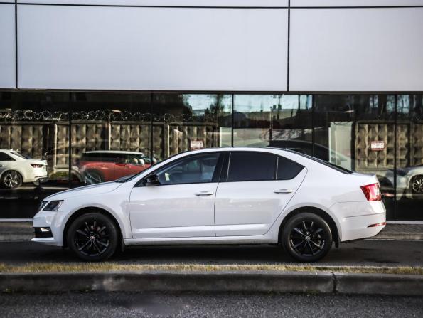 Skoda Octavia III (A7) Рестайлинг с пробегом 2020 года, цена 2 379 000 рублей, 62088 км, лифтбек, Автокод Объявления