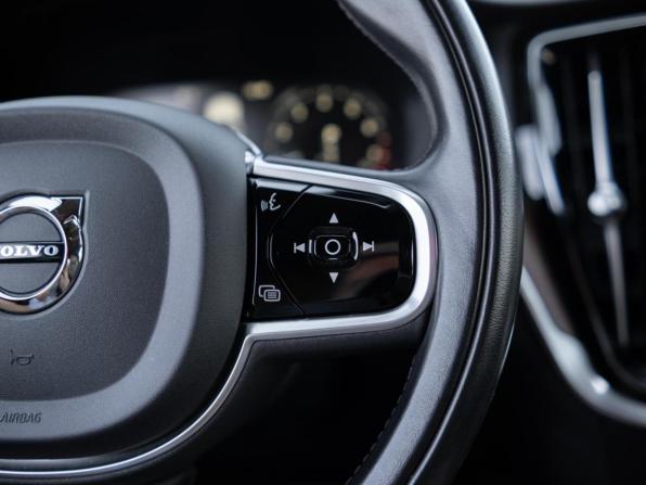 Volvo V60 Cross Country II с пробегом 2021 года, цена 4 799 000 рублей, 118299 км, универсал, Автокод Объявления