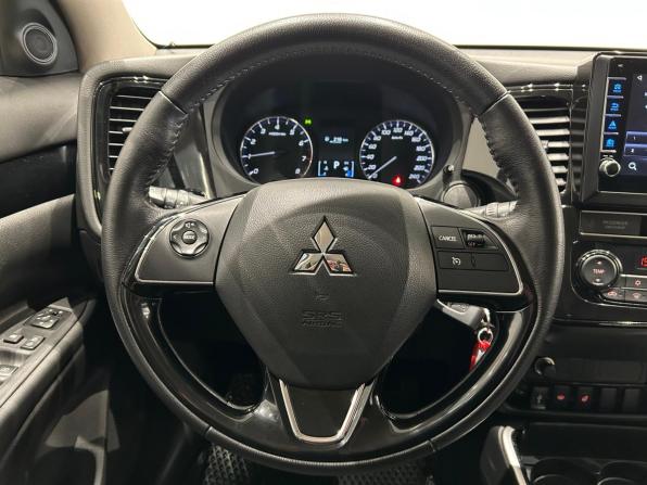 Mitsubishi Outlander III Рестайлинг 3 с пробегом 2019 года, цена 1 949 000 рублей, 95828 км, внедорожник, Автокод Объявления