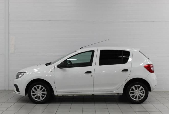 Renault Sandero II Рестайлинг с пробегом 2021 года, цена 970 000 рублей, 63051 км, хэтчбек, Автокод Объявления